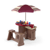 Grill and Play Patio in Caf&eacute;