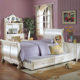 Pearl Sleigh Bedroom Collection