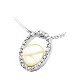 Oval Pearl Pendant in Beige