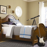 Classics 4.0  Low Post Bedroom Set
