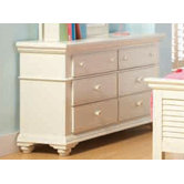 Broyhill� Dressers & Chests