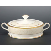 White Palace 64 oz. Covered Vegetable Bowl