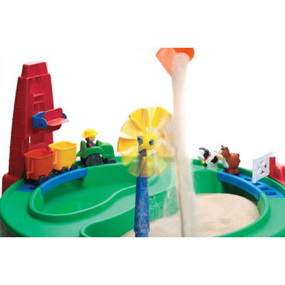 Step2 Sand and Water Fun Farm