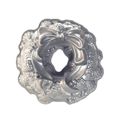 Seasonal Holiday Wreath Bundt Pan