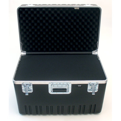 Platt Heavy-Duty ATA Case with Wheels and Telescoping Handle in Black: 16.25 x 27.5 x 19.25