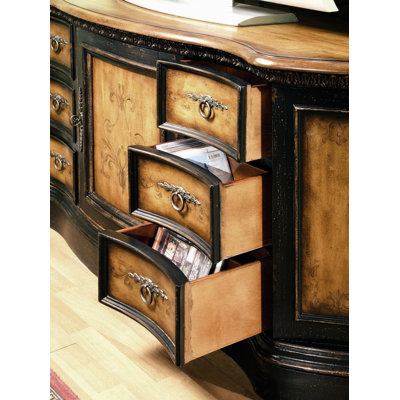 Hooker Furniture North Hampton 61" Corner TV Stand