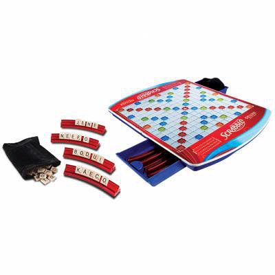 Hasbro Scrabble Deluxe
