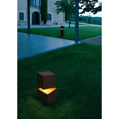 Vibia Break 17" Outdoor Light in Oxide Lacquer
