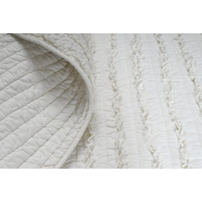 Greenland Home Fashions Ruffled Quilt Set in White
