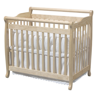 DaVinci Emily Mini 2-in-1 Convertible Crib in Honey Oak