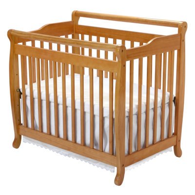 DaVinci Emily Mini 2-in-1 Convertible Crib in Honey Oak