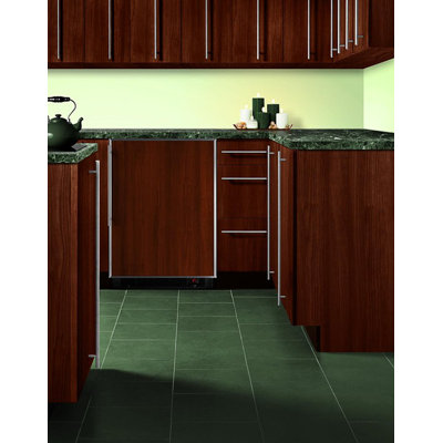 Summit Appliance Refrigerator Freezer with Reversible Door