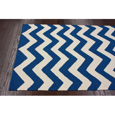 nuLOOM Marbella Chevron Navy Kilim Rug