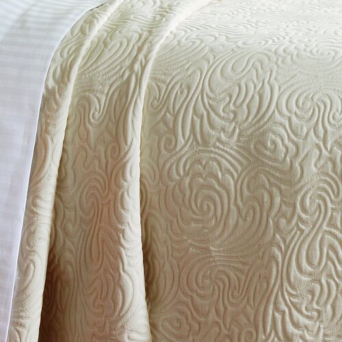 Caravelle Matelassé Season Brook Hill Coverlet